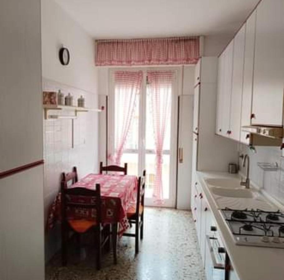 Appartamento Loano Climatizzato Mt 650 Dal Mare Εξωτερικό φωτογραφία